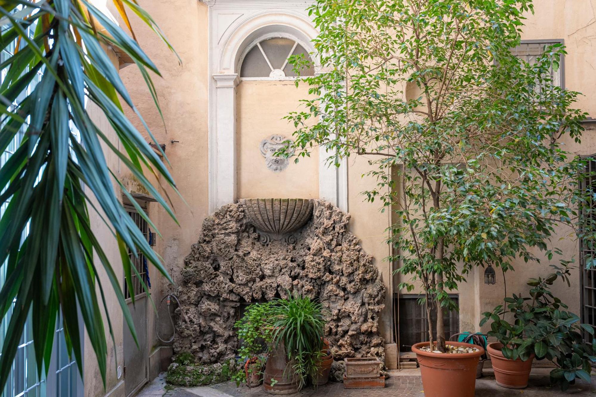 Homehouse Serpenti - Colosseum - Rione Monti Roma Eksteriør bilde